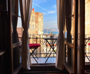 Entire Apartment with Amazing Seaview Terrace Near Galata Tower